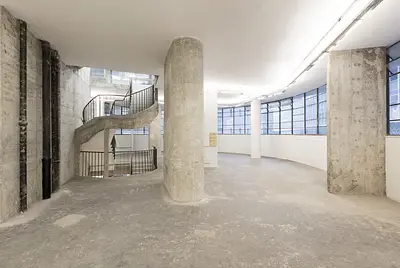 Estrutura modernista por Niemeyer com 1.500m2