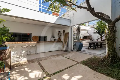Casa de designer com ótima iluminação